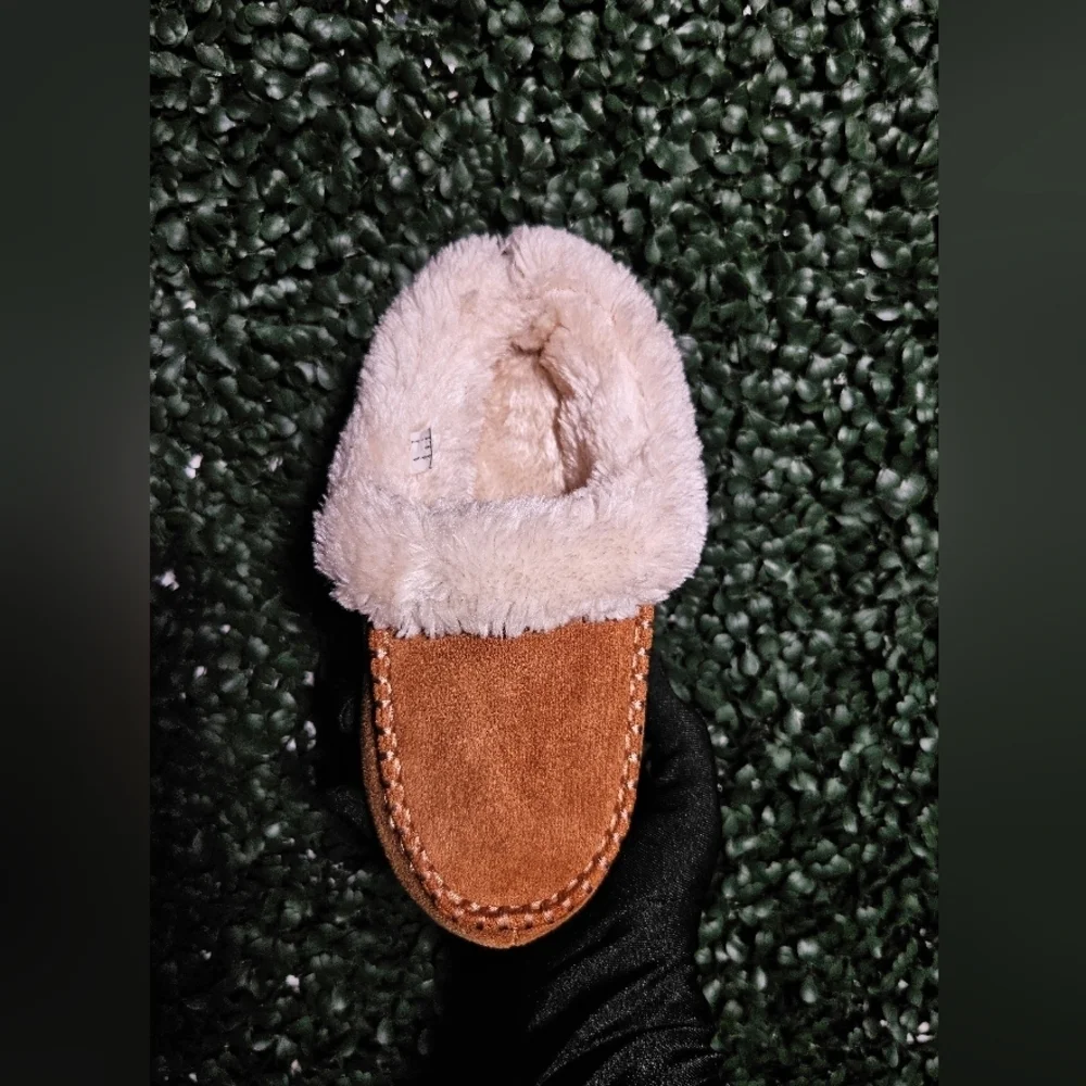 N/A comfortable brown